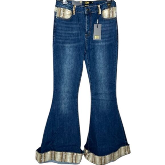 Lucky & Blessed Women's Brown Aztec Print Cuffed Dark Wash Denim Flare Jeans NWT - Picture 3 of 12